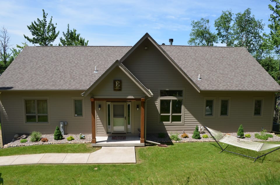 Welcome to the Elk Inn!