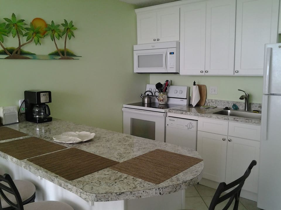 All you need in kitchen, including dish washer