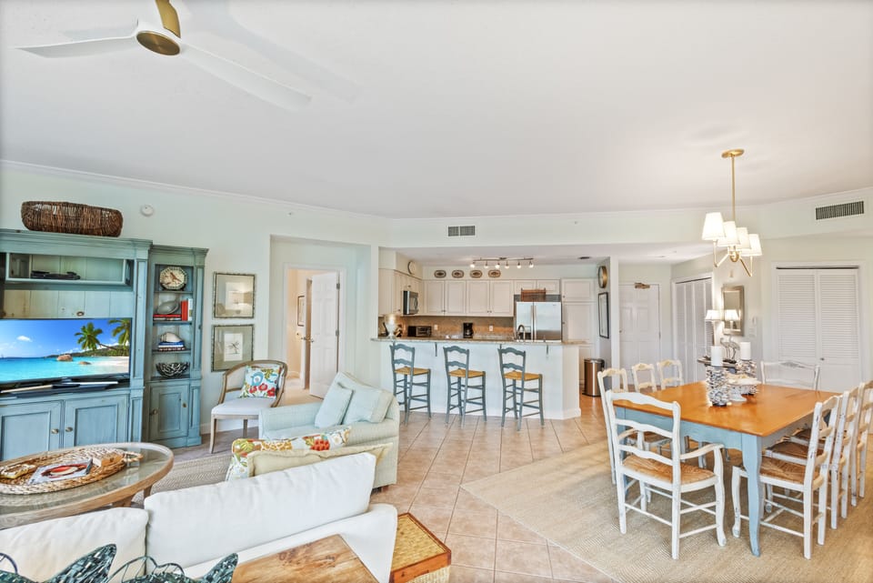 Living and Dining Area