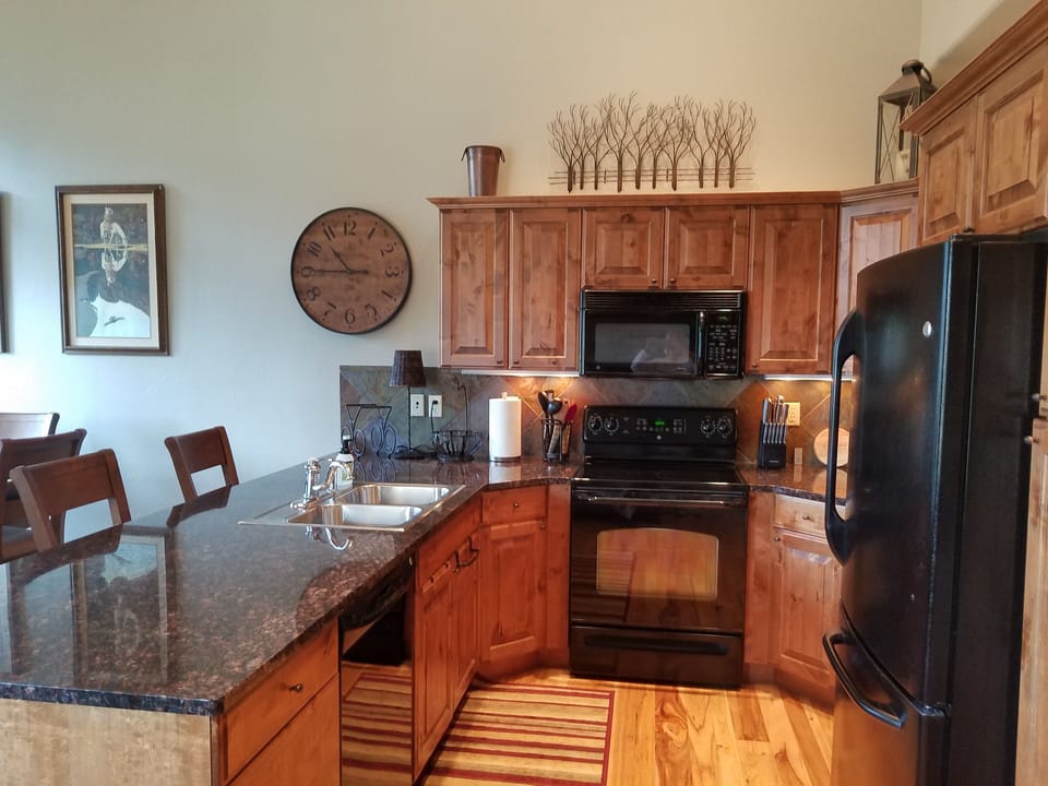Well equipped kitchen 