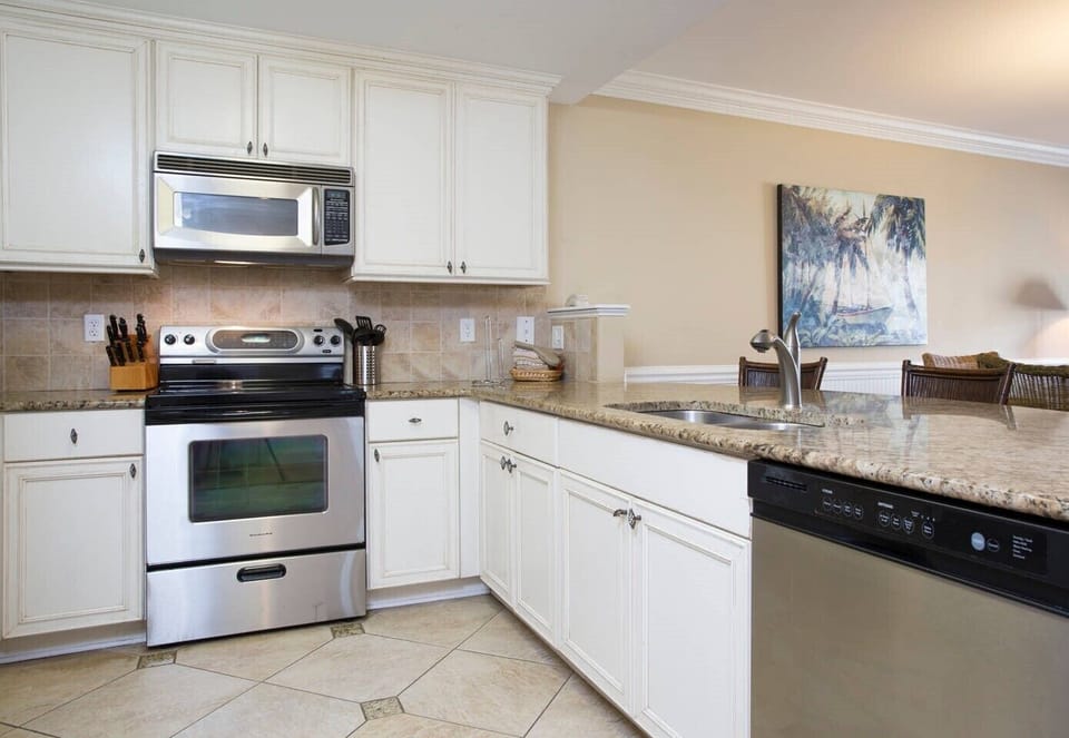 spacious fully equipped kitchen 