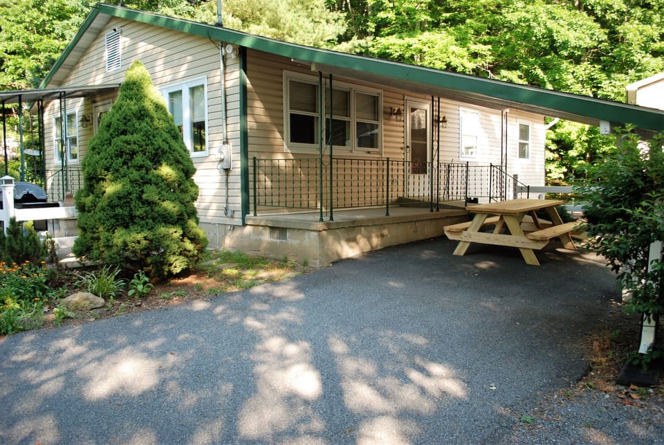 The picnic area is under roof, allowing for outdoor dining even on rainy days
