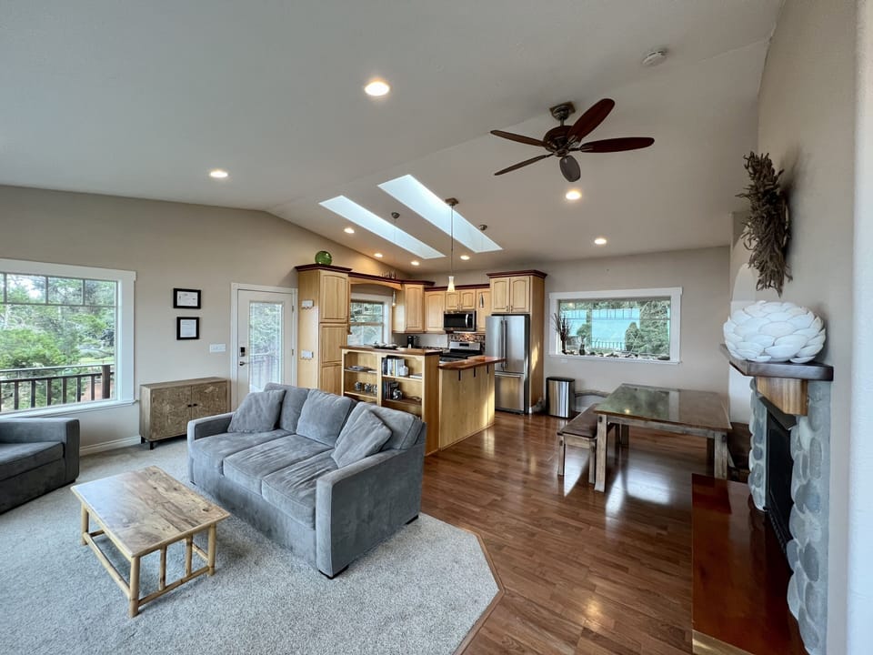 Kitchen / living / dining rooms