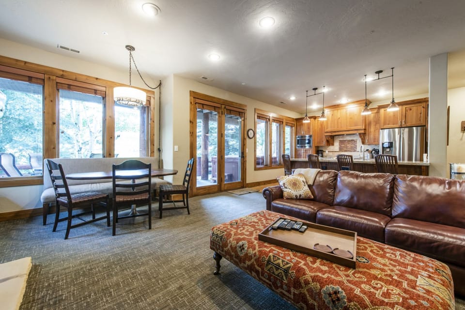 Dining/game table 