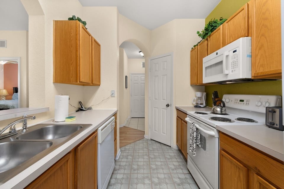 Fully equipped kitchen