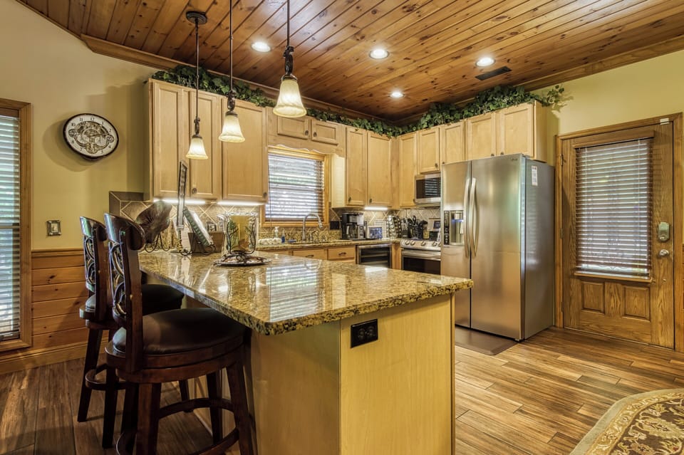 Luxury Smoky Mountain Vacation Rental "Crystal Waters" - Bar top and fully furnished kitchen