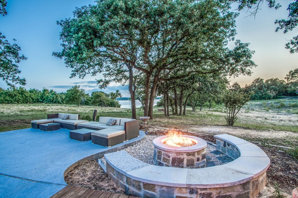 Welcome to Refuge at the Lake!  This is your ultimate lake view getaway!