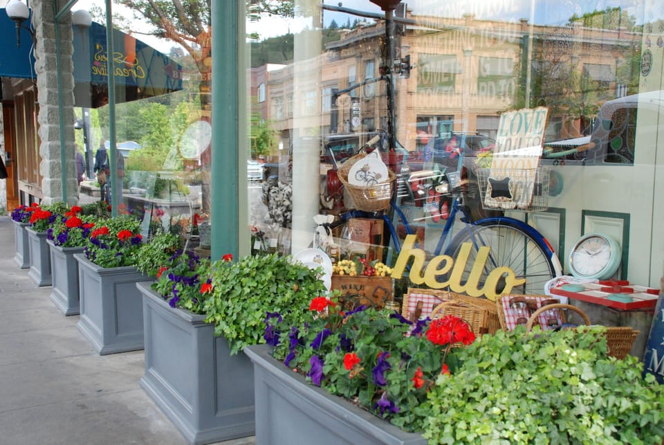 Ashland downtown shopping is unique, walkable and fun!