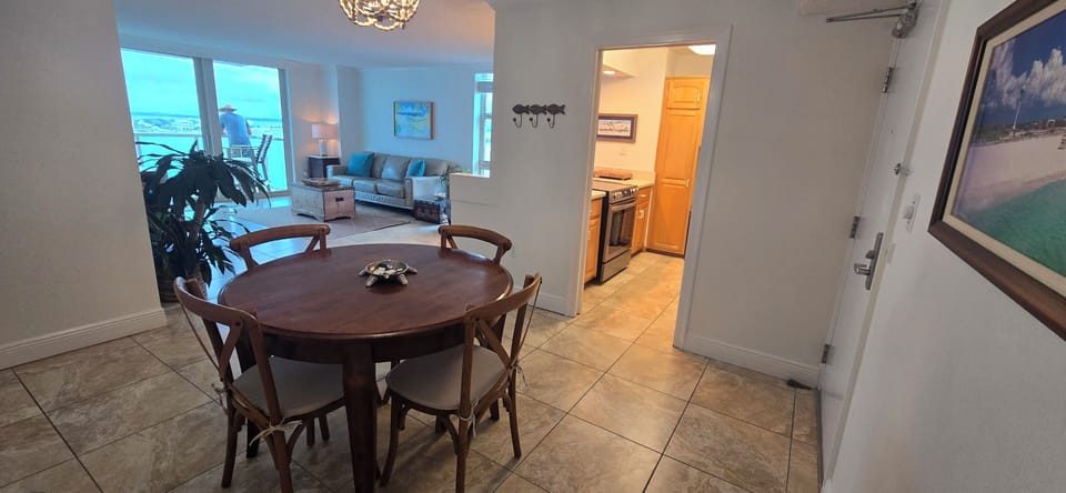 Dining table seats 4