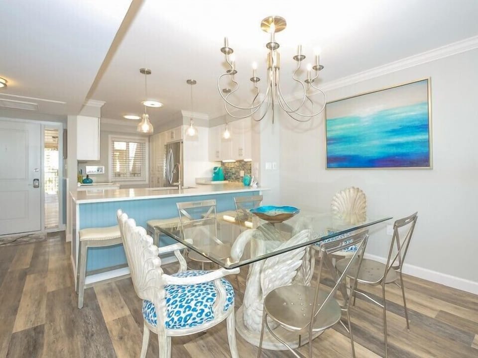 Dining Area with Ocean Views Seats Six at 2403 Island Club
