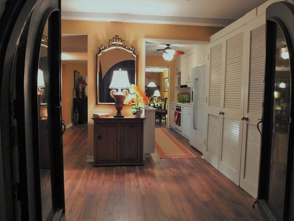 Welcome to Marguerite-a-Villa! Entry Hall