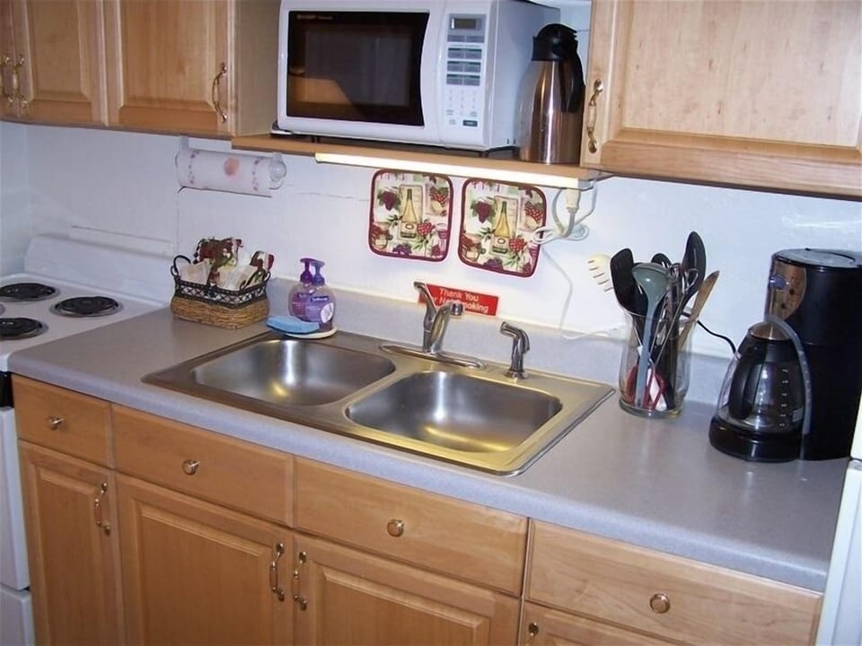 Fully Stocked Kitchen