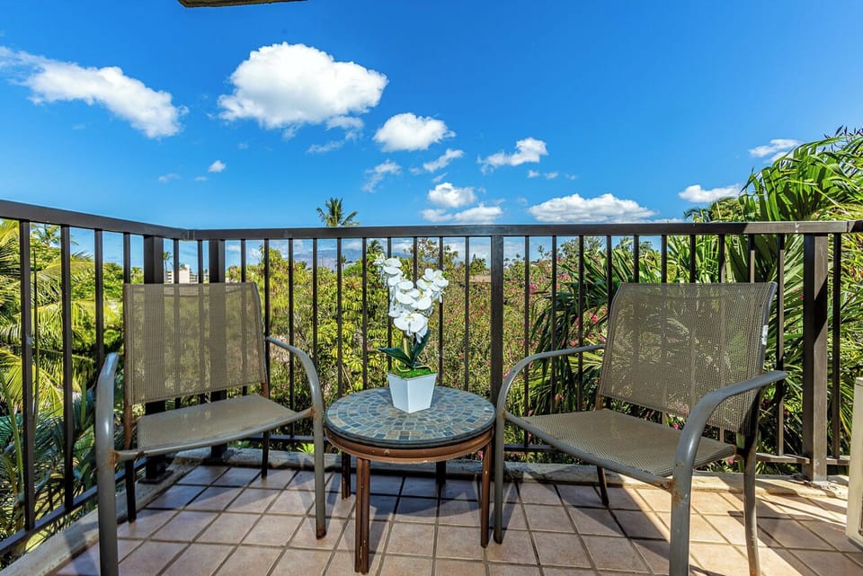 Lanai with Garden/Ocean View