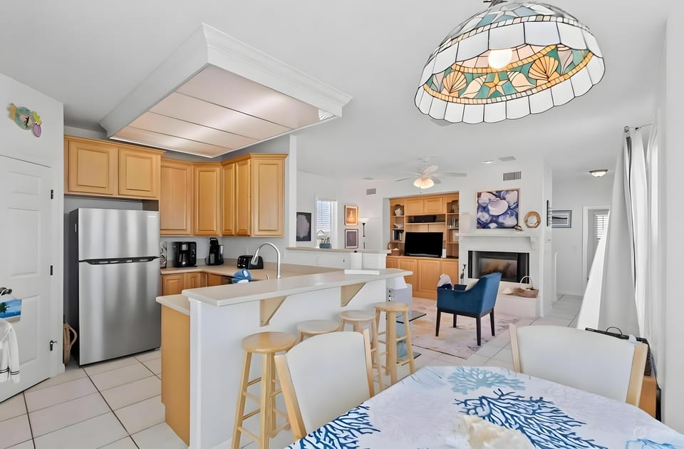 Eat in kitchen