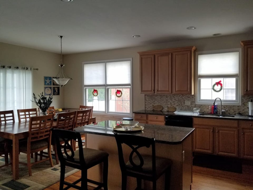 Kitchen and Dining Area, Kitchen full equipped granite counter tops and island