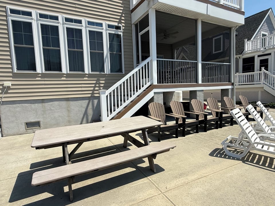 Screen porch