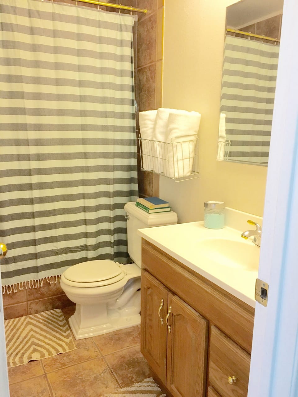 Main floor bathroom.