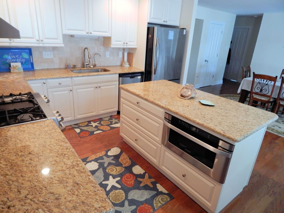 Pull out microwave in kitchen