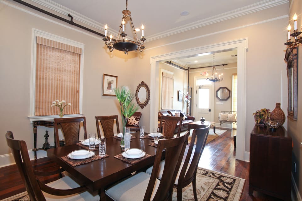 Dining room with dining table for 6 