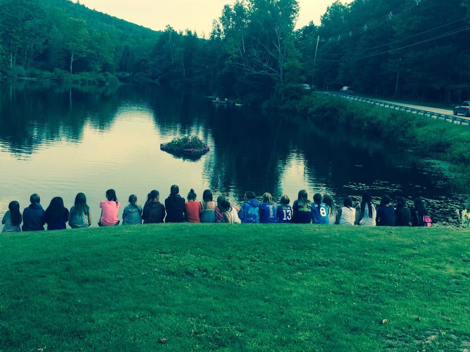 Maple Sugar House only 3 miles away - relaxing with Maple Creamery! 