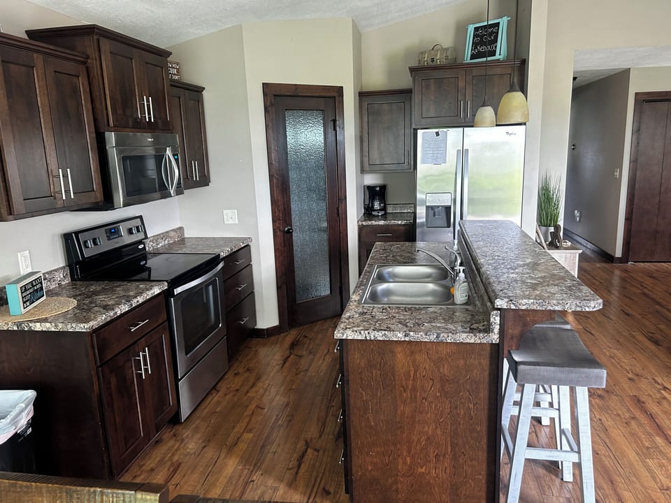 Full kitchen 