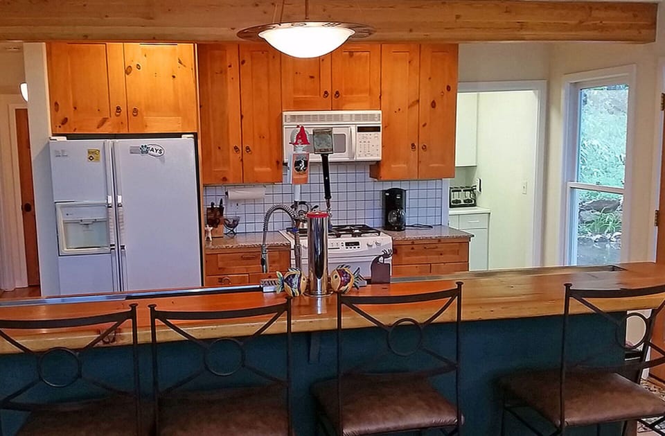 Fully Equipped Culinary Kitchen with a professional beer system