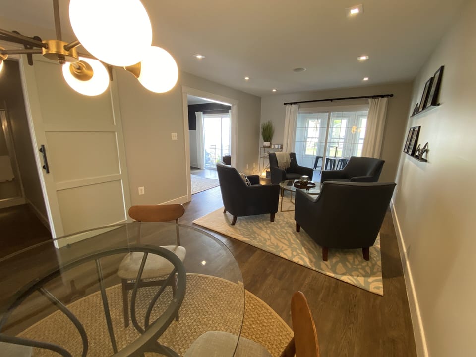Living room & dining room 