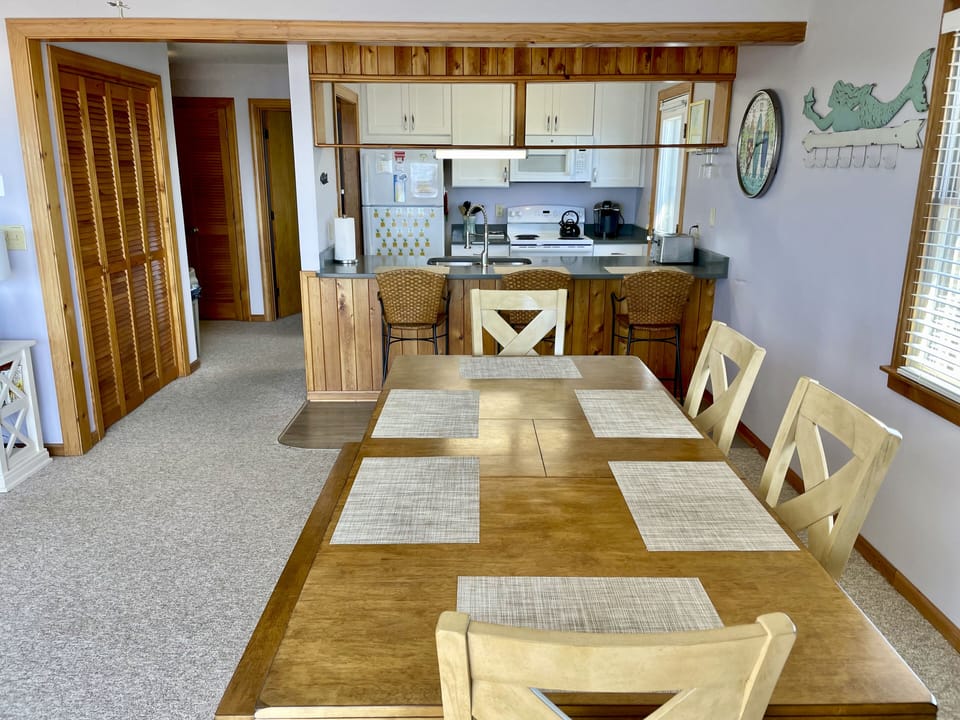 Dining and kitchen seating, and plenty of storage space for vacation groceries