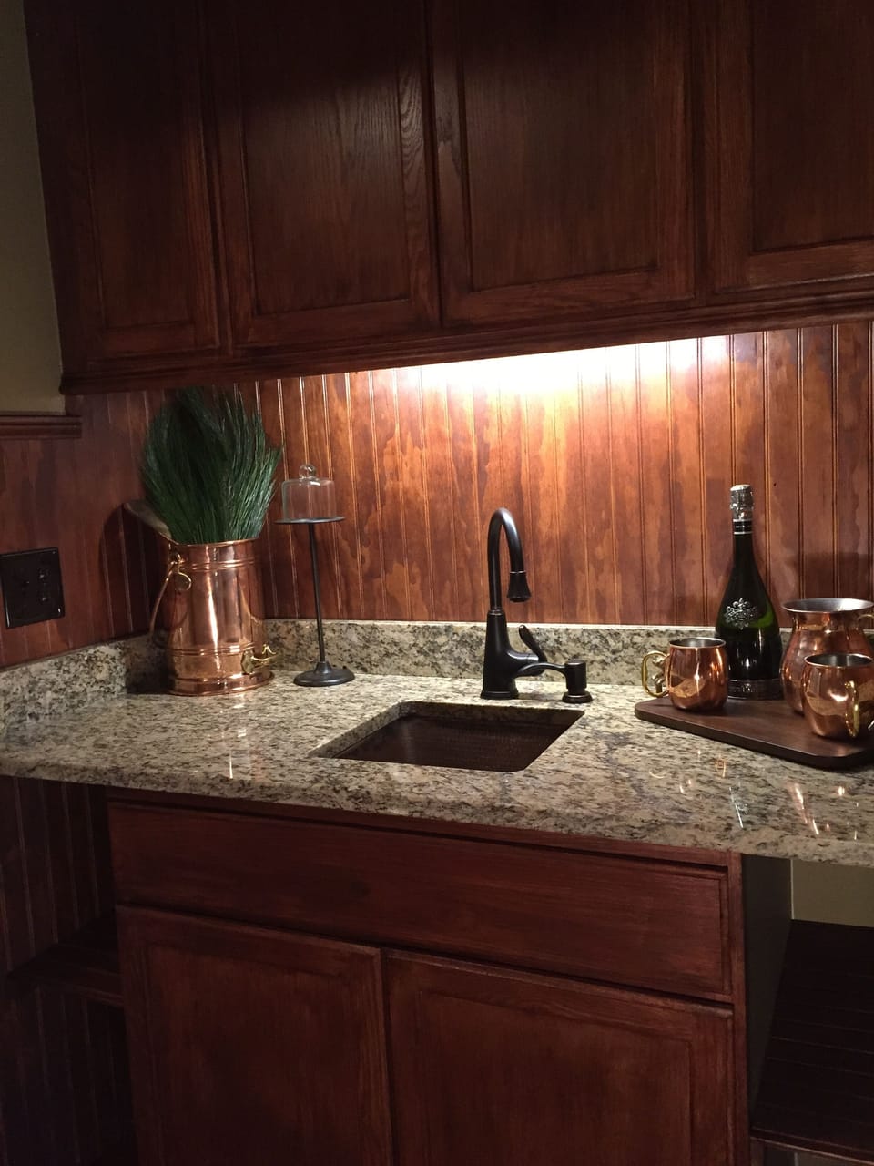 Wet bar off kitchen