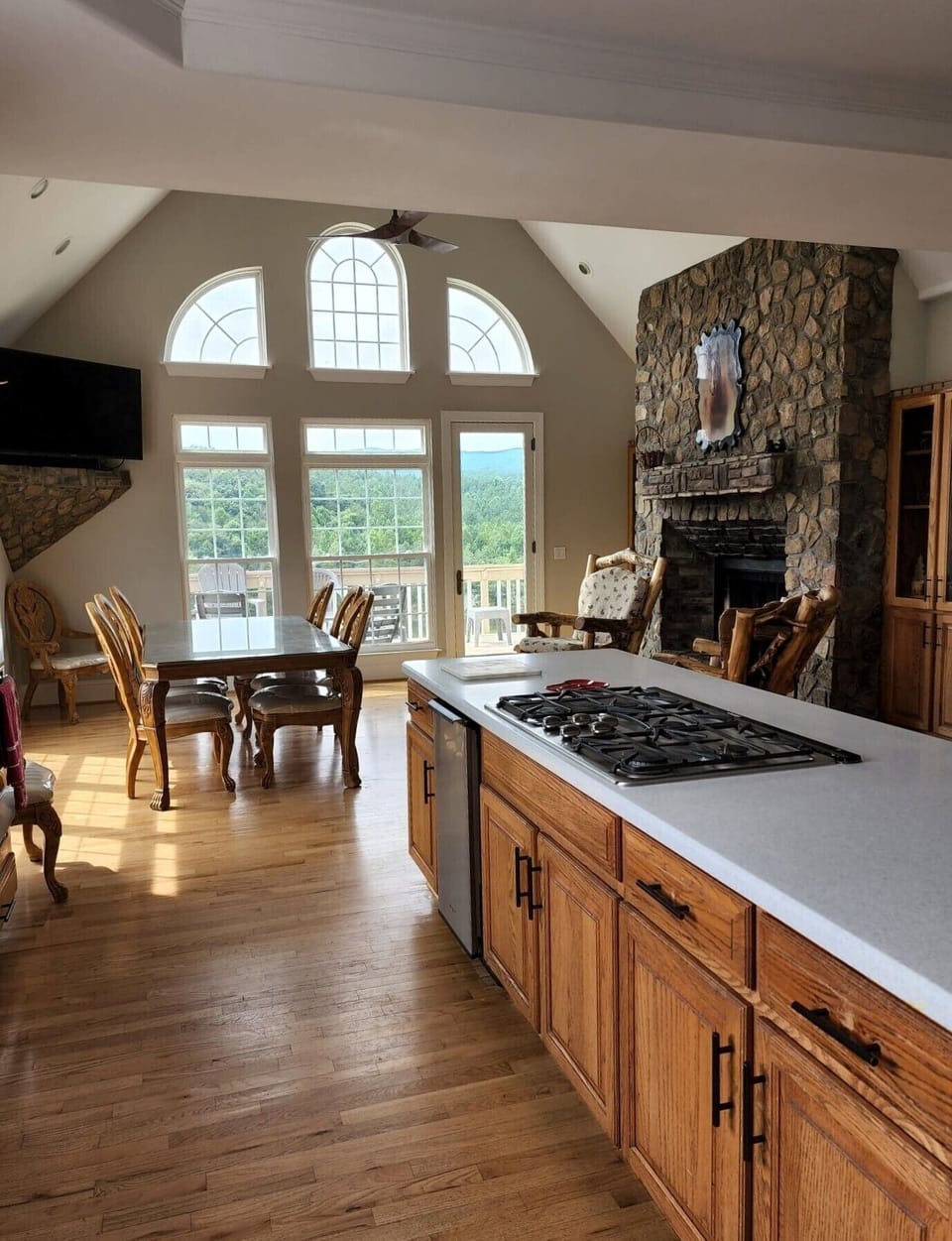 Kitchen Dining Area