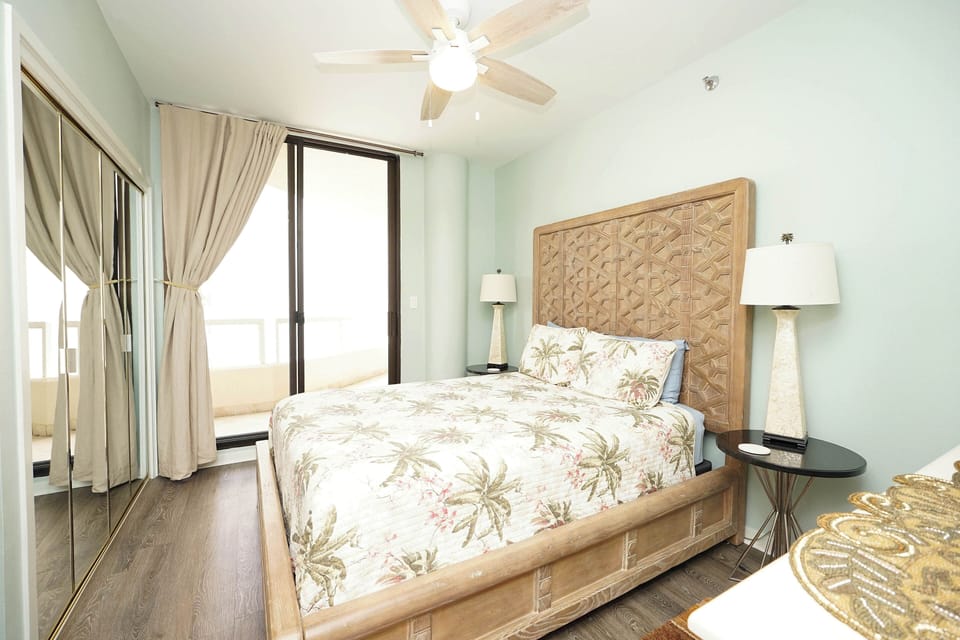Guest Bedroom with Queen Size Bed