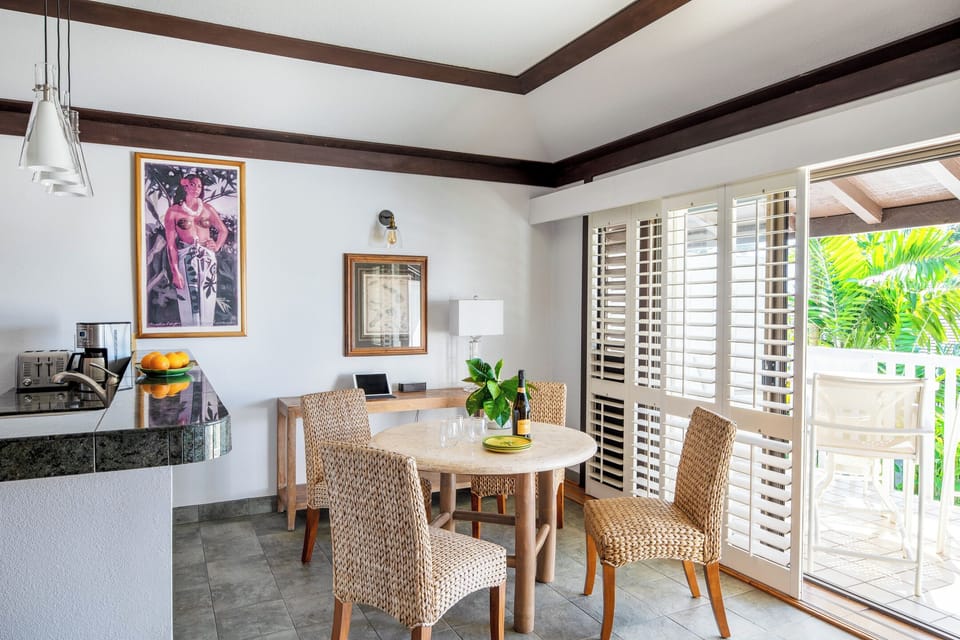 Dining room.