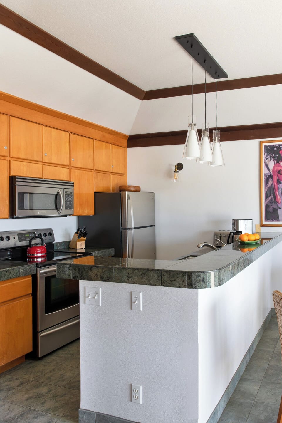 Fully equipped kitchen.