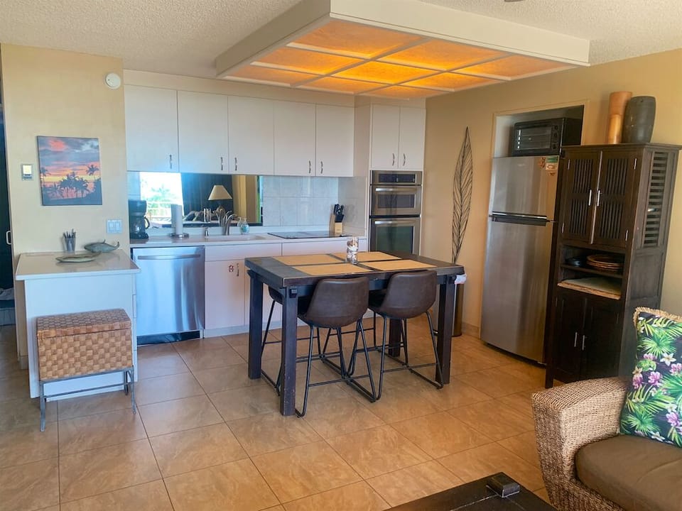 Kitchen/Dining area