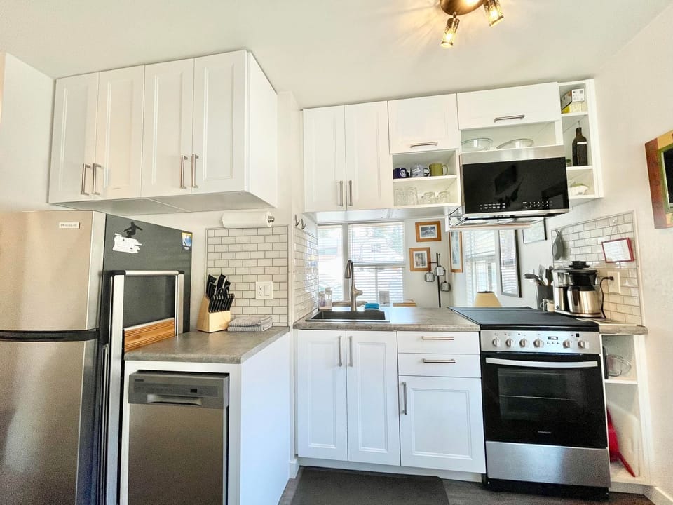 Has all the appliances you need!