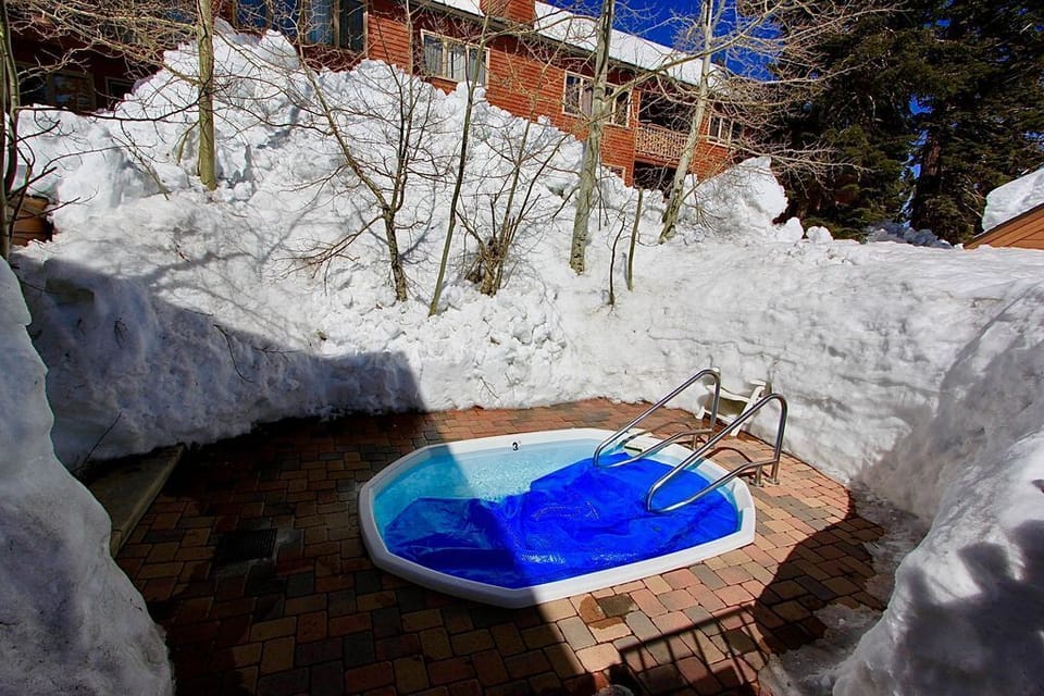 Outdoor jacuzzi