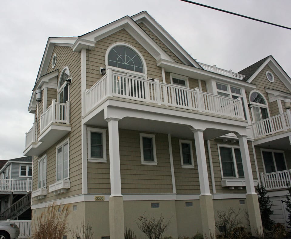 Front view of 2nd floor decks