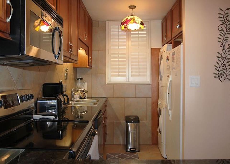 Kitchen with washer/dryer