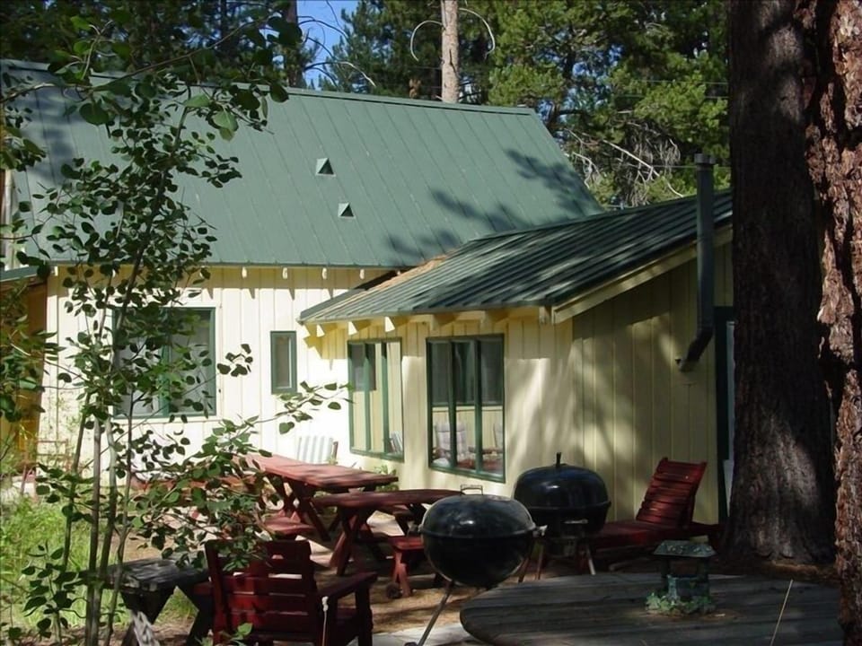 Backyard perfect for BBQs