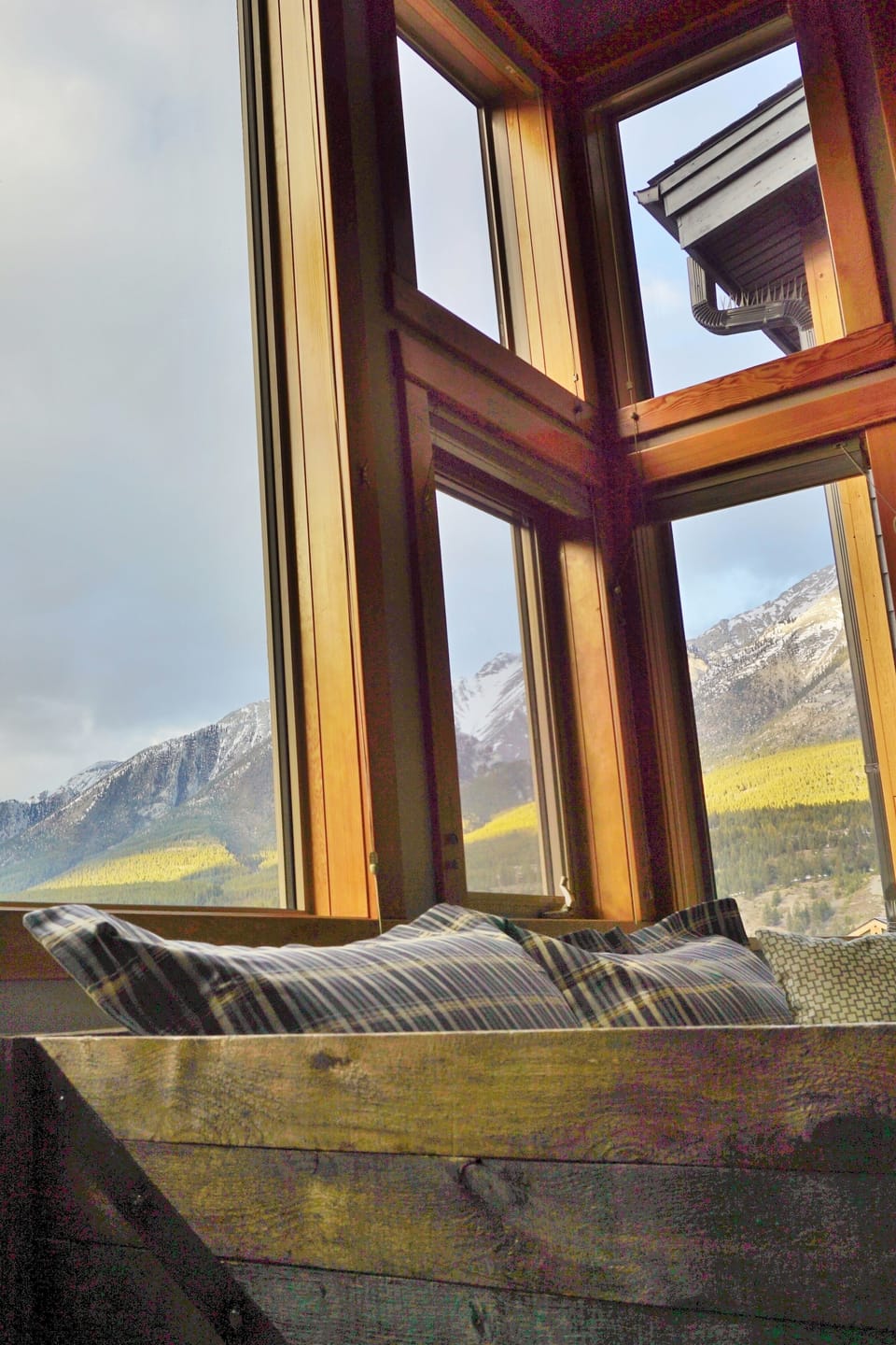 CONDO #2: Take in the views on barnwood daybed (converts to twin bed at night)