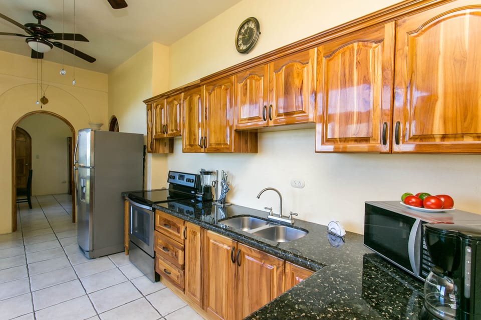 Fridge, stove, oven, sink, microwave, blender, dishwasher, coffee maker & blende