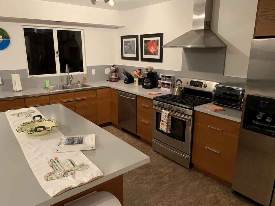 Spacious kitchen!