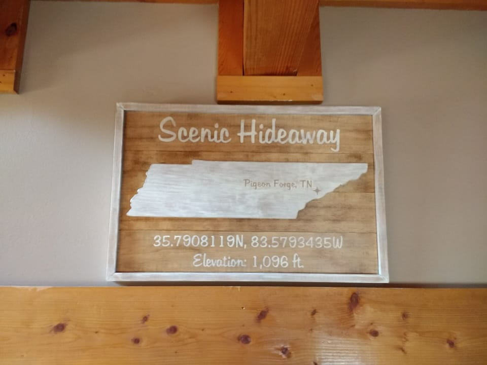 Scenic Hideaway decor