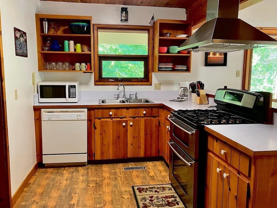 JENN-AIR GAS STOVE, DW, DISHES, POTS 'N PANS, SILVERWARE, COFFFEMAKER, MICROWAVE