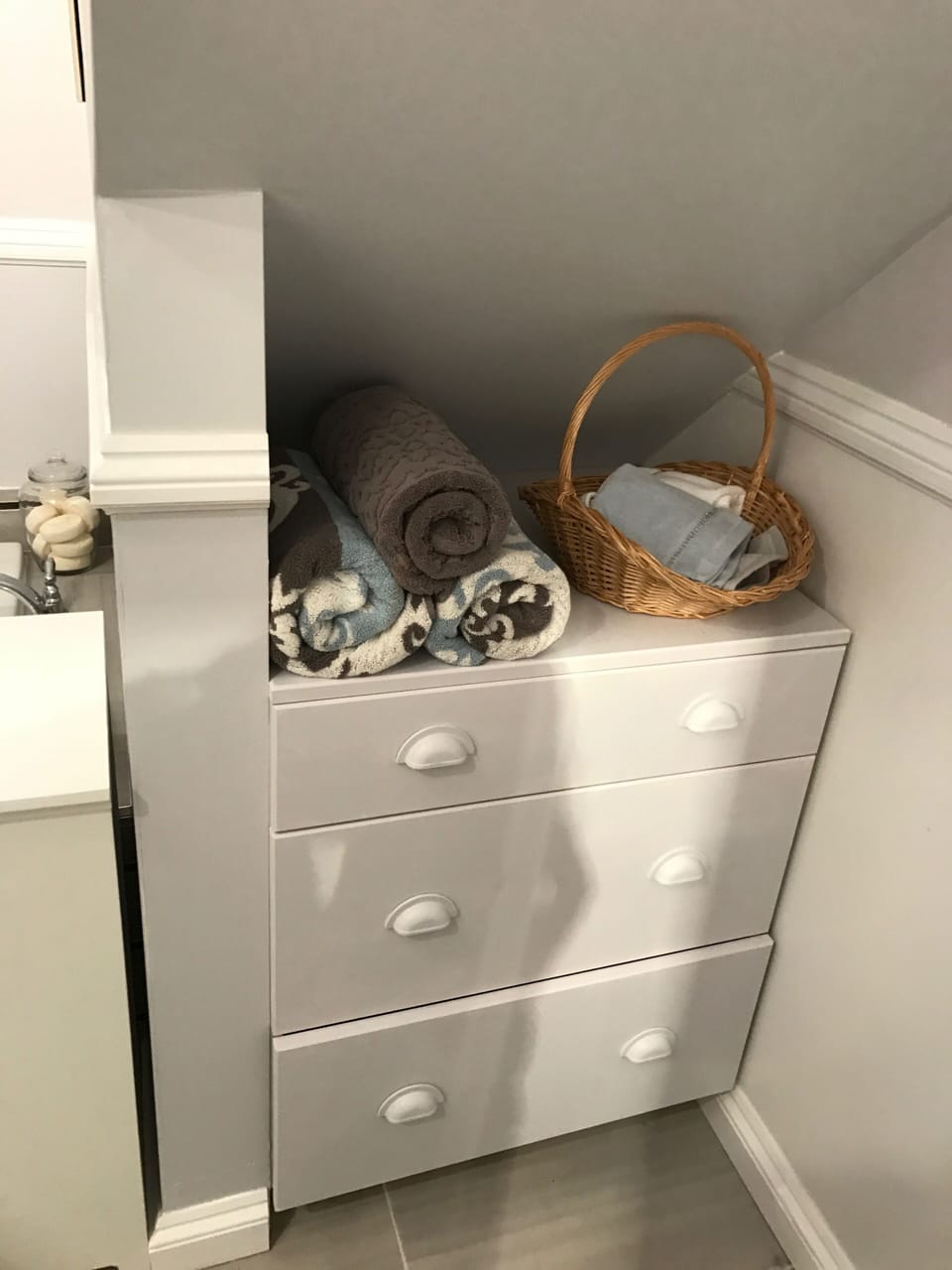 Bathroom with fluffy towels
