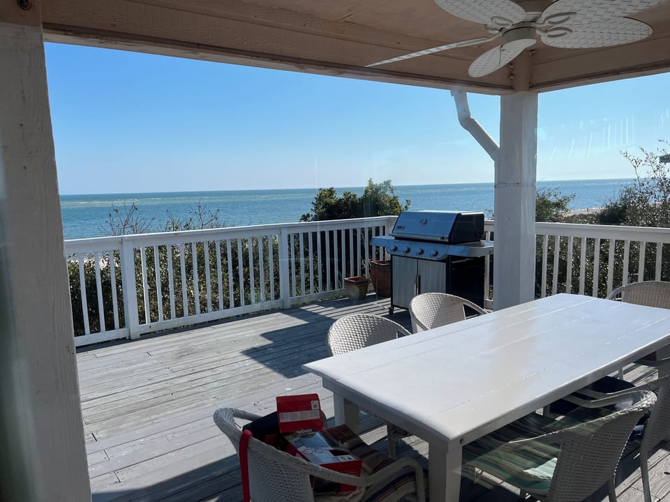 Grill and eat your fresh seafood while enjoying the amazing view!