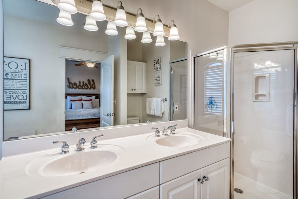 Primary En Suite - Featuring a Walk-in Shower