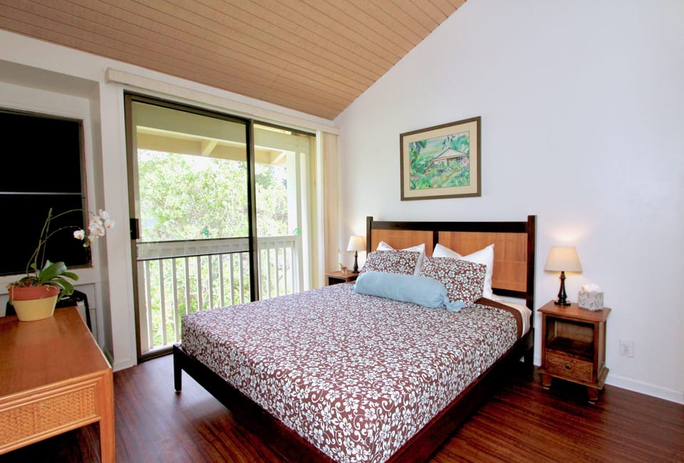 Bedroom with cal king bed