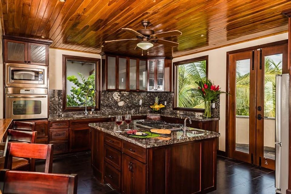 Gourmet kitchen