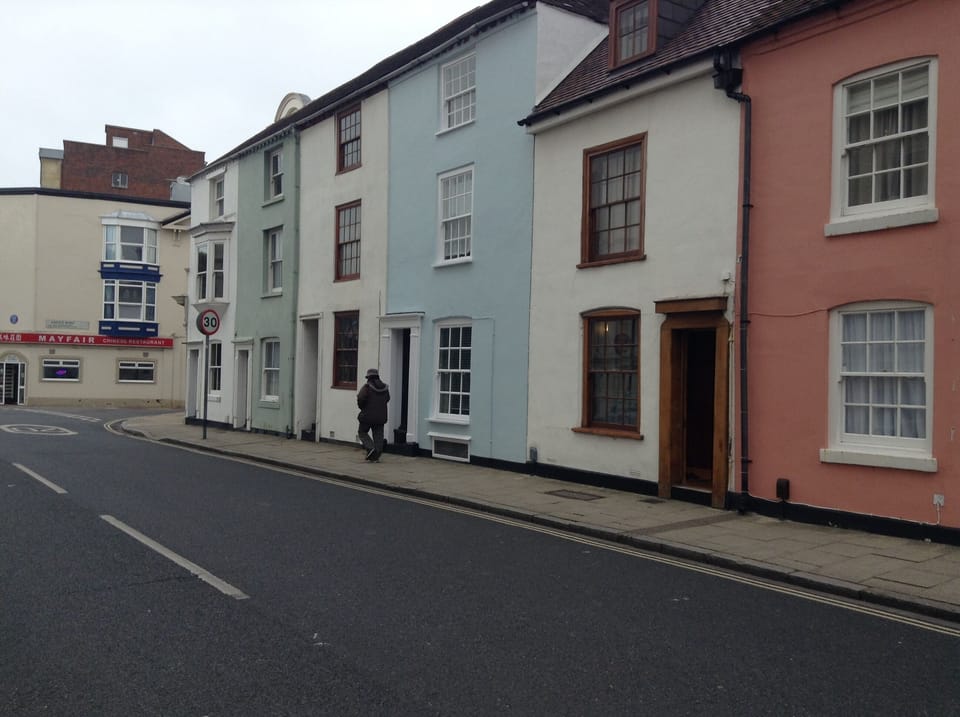 Front of property - white house frontage to right of picture